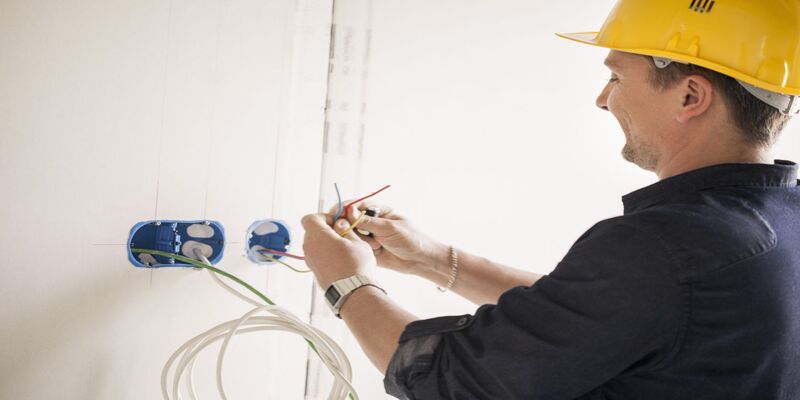 Best Software for Electricians (Rated by Electrical Companies)